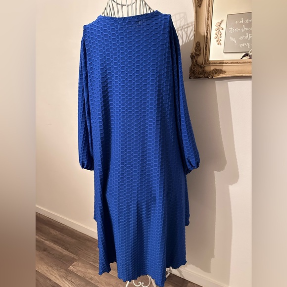 💙Textured Blue top💙 - Picture 4 of 4